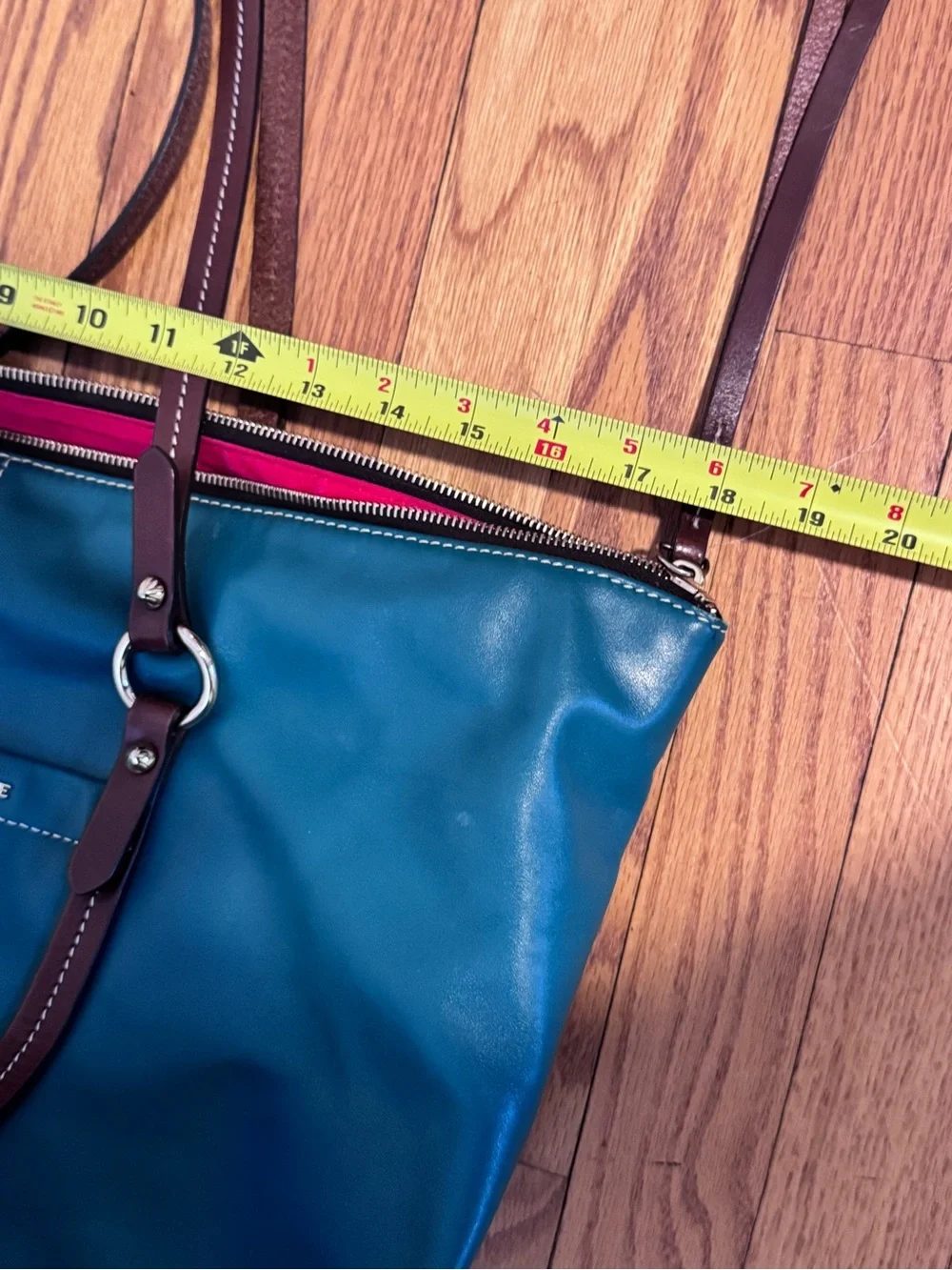 Dooney & Bourke Wayfarer Tilly Tote Green Smooth Leather Shoulder Bag